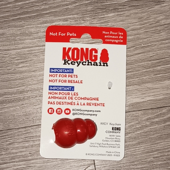 NWT! Dog Bandana & Kong Keychain - Picture 3 of 6